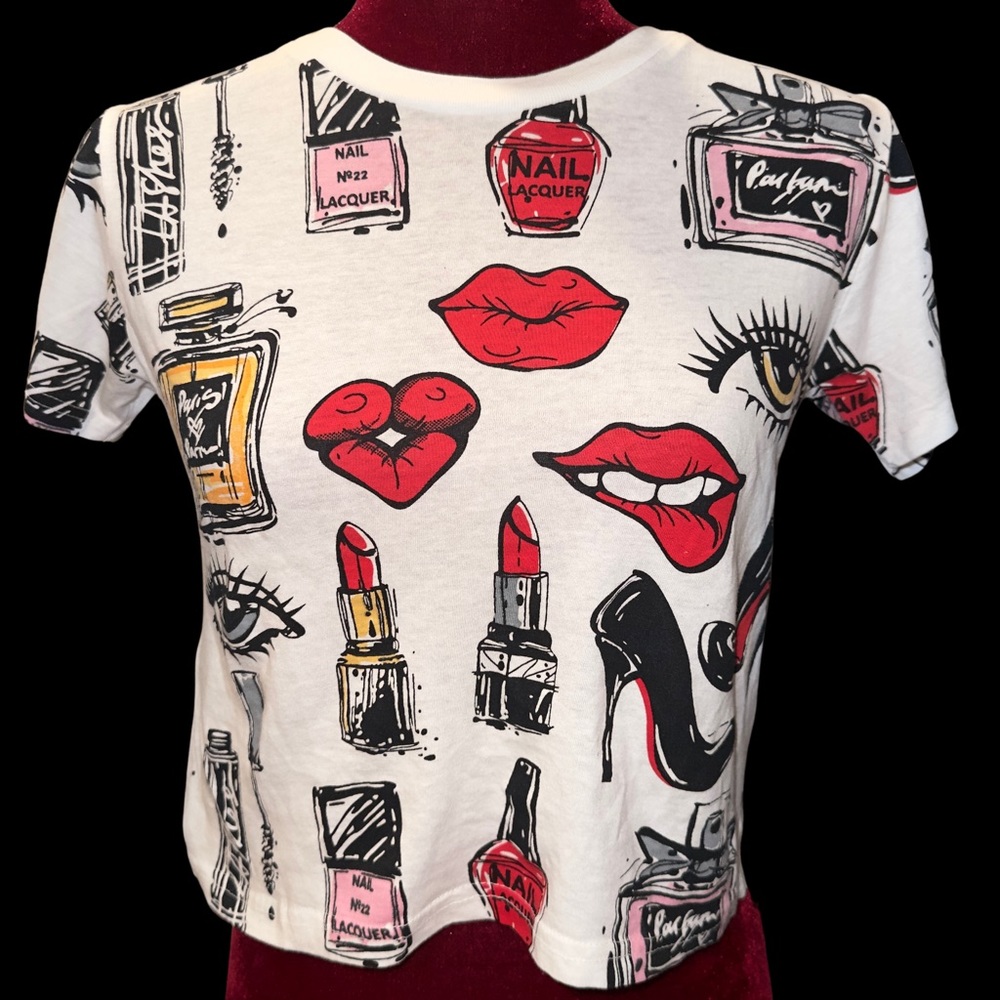 ON FIRE GIRL FASHIONISTA T-SHIRT